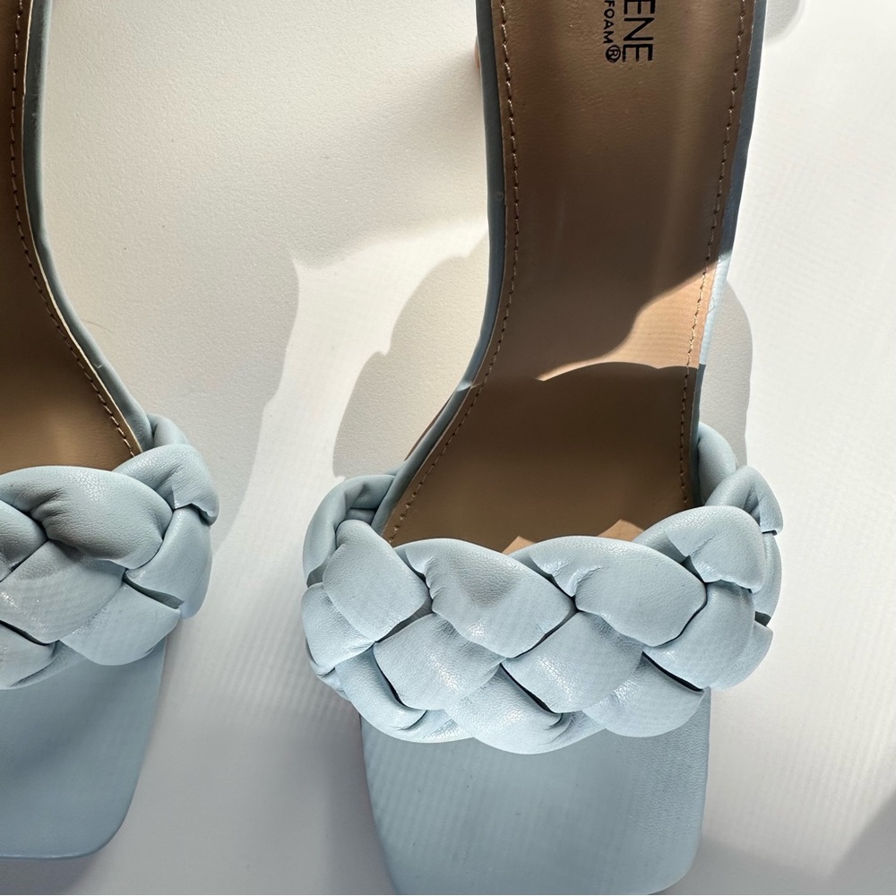 Baby blue heeled sandals - Picture 3 of 6
